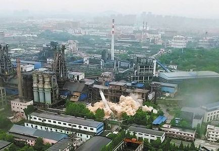 烟囱定向拆除爆破技术：