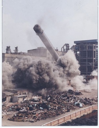 废弃烟囱爆破拆除方案