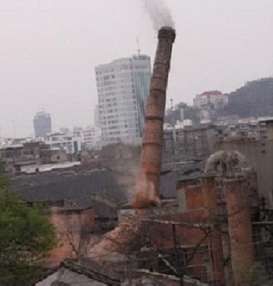 浙江烟囱整体拆除需要讲究地利