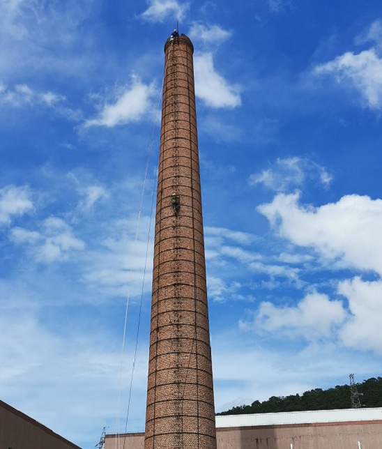 水泥烟囱拆除：安全拆除的理解与执行