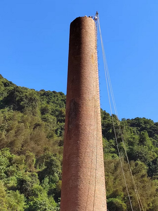 烟囱拆除公司:合适的拆除方案与安全顺利的重要性