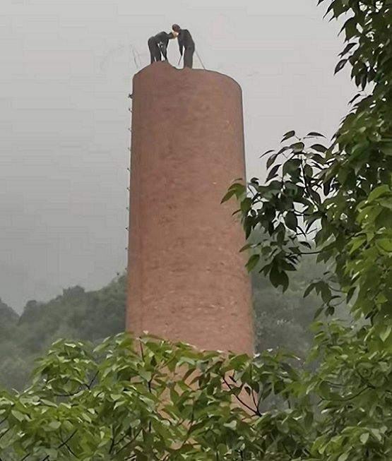 烟囱人工拆除公司:确保拆除过程的安全和高效